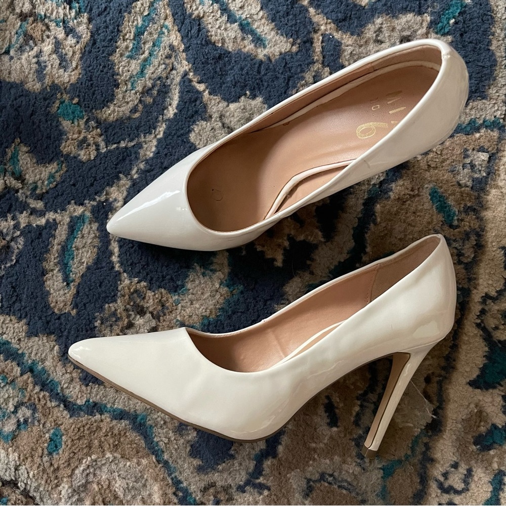 White point toe heels